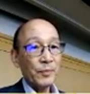 メガネを掛けた男性の顔

自動的に生成された説明
